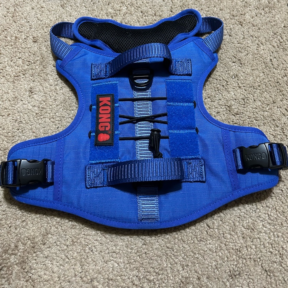 Blue Kong dog harness medium
